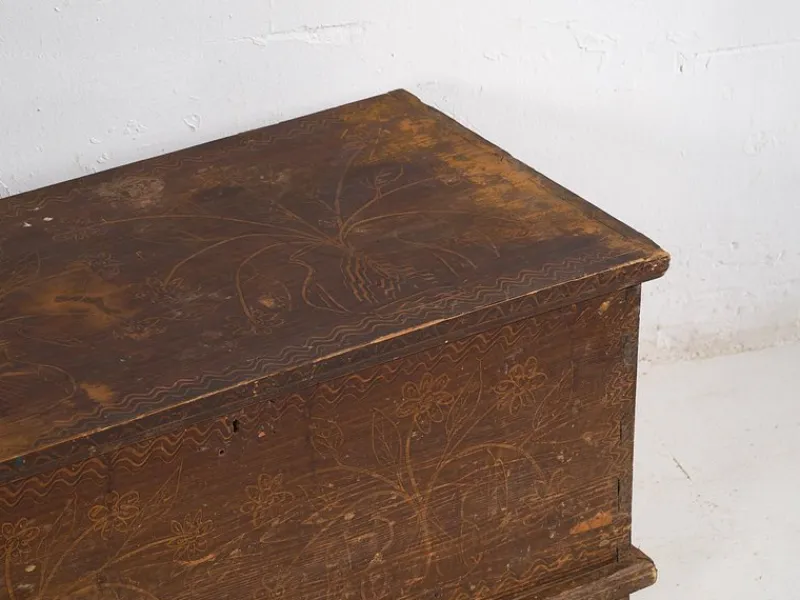 Discount Pamono Chest with Floral Motifs, 1920s