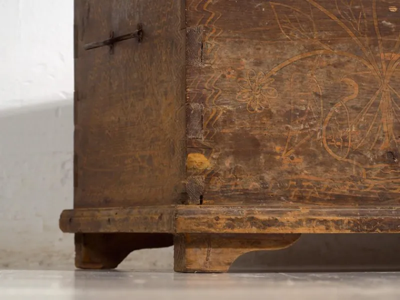 Discount Pamono Chest with Floral Motifs, 1920s