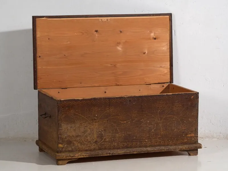 Discount Pamono Chest with Floral Motifs, 1920s