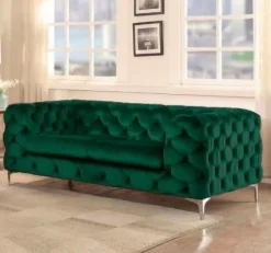 Pamono Chester Two-Seater Sofa in Green Velvet by Europa Antiques><noscript><img width=