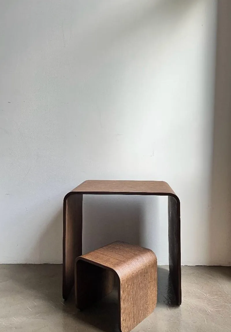 Pamono Children's Desk with Stool in Curved Wood, 2010s, Set of 2> Children's Tables