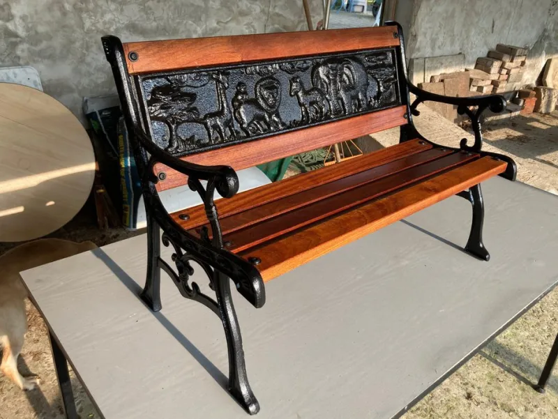 Outlet Pamono Childrens Safari Animals Themed Hand Painted Cast Iron & Mahogany Garden Bench