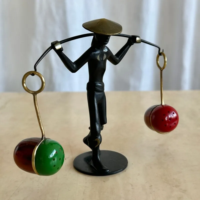 Pamono Chinese Figurine Salt and Pepper Shake by Richard Rohac, Austria, 1950s> Salt & Pepper Shakers