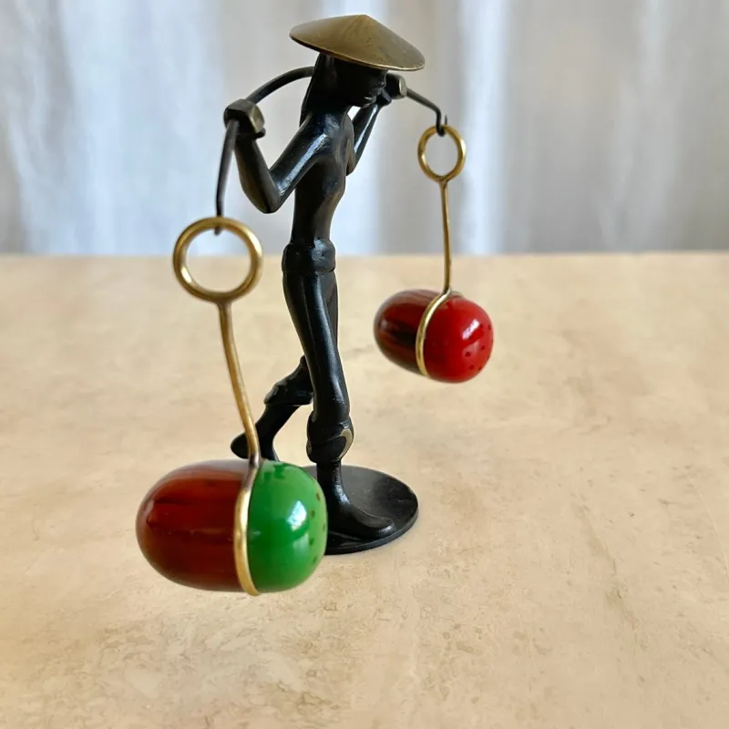 Pamono Chinese Figurine Salt and Pepper Shake by Richard Rohac, Austria, 1950s> Salt & Pepper Shakers