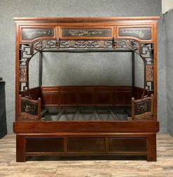 Pamono Chinese Four-Poster Wedding Bed with Black Lacquer Panels