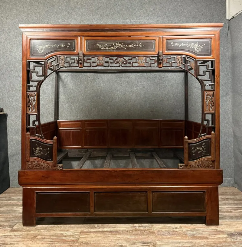 Pamono Chinese Four-Poster Wedding Bed with Black Lacquer Panels