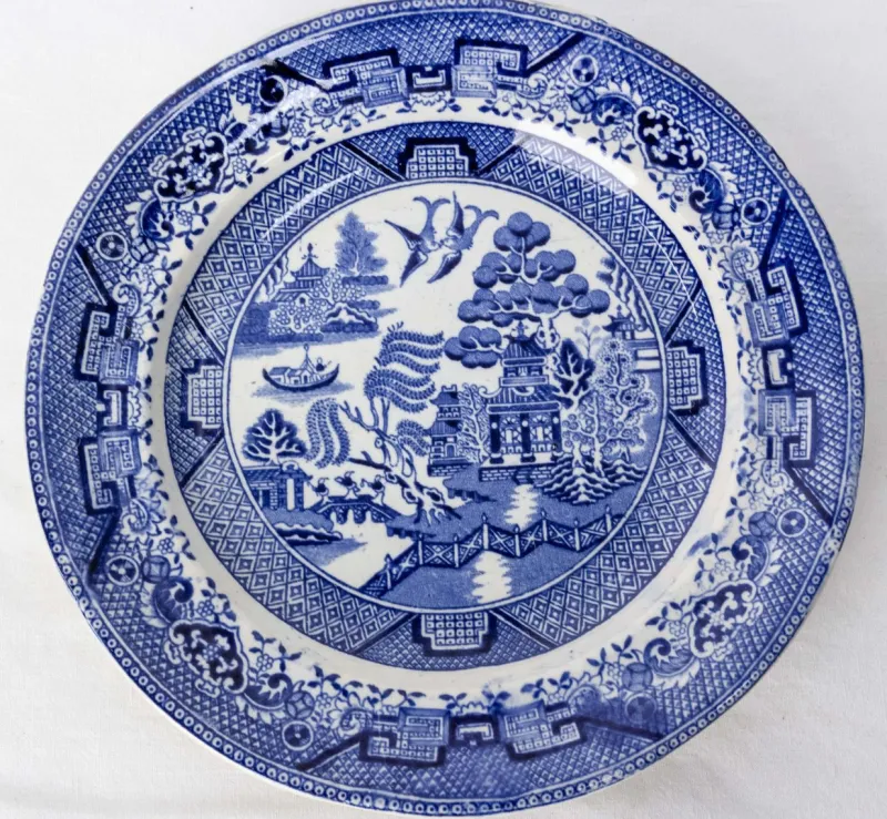 Pamono Chinese Style Faience Plates from Staffordshire, England, 19th Century, Set of 12> Dinner Plates & Bowls