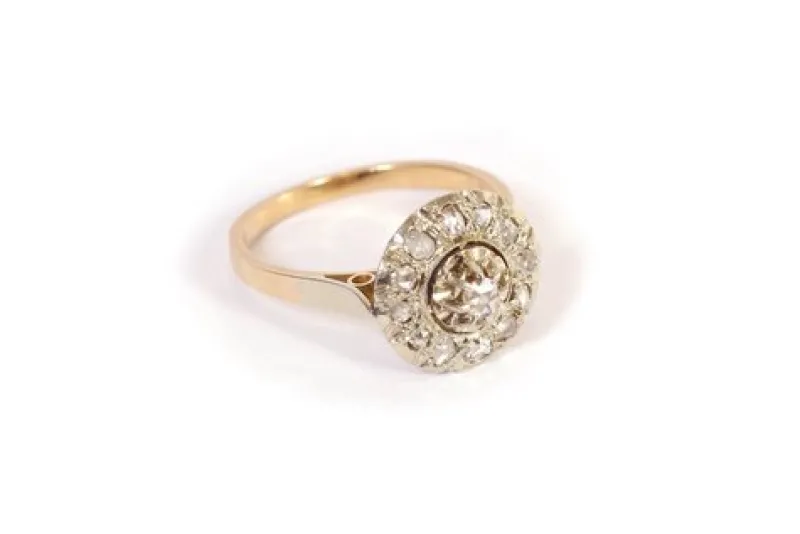 Pamono Circular Diamond and Platinum Ring> Rings