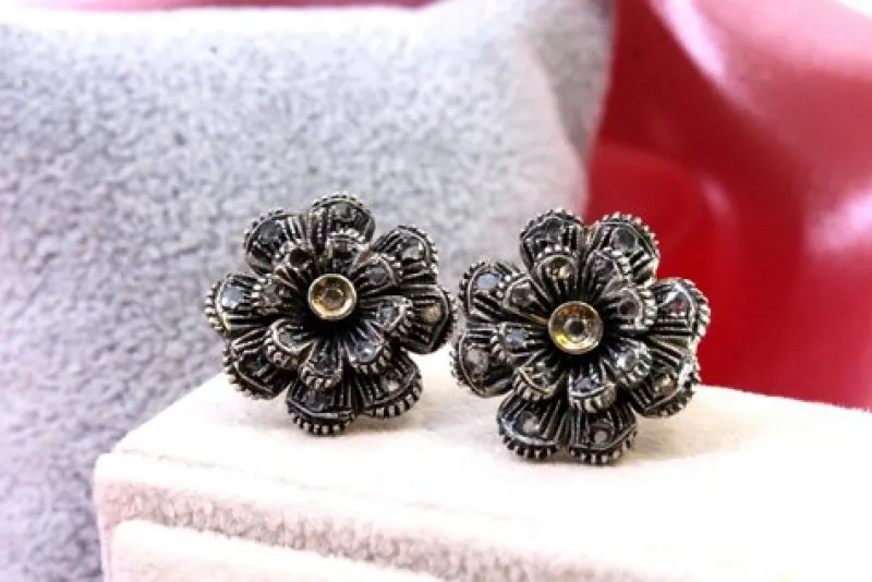 Pamono Circular Earrings in Gold and Silver with Flower-Shaped Diamond Chips, Set of 2