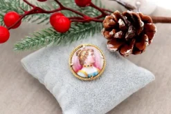 Discount Pamono Circular Gold Brooch