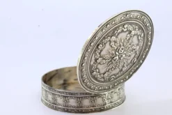 Best Pamono Circular Silver Box with Floral Reliefs and Hinged Lid