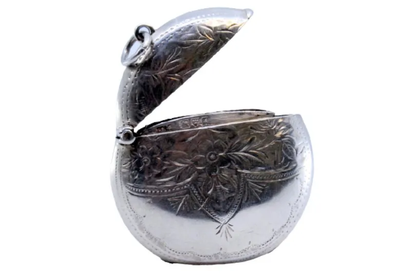 New Pamono Circular Silver Matchbox with Engraved Plant Motifs and Monogram Card