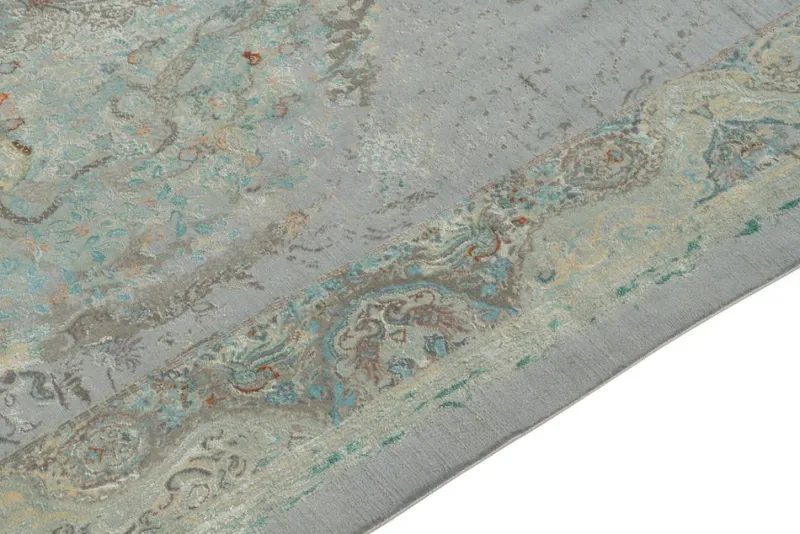 New Pamono Classic Style Rug from R&K Principal Jahanshah Nazmiyal