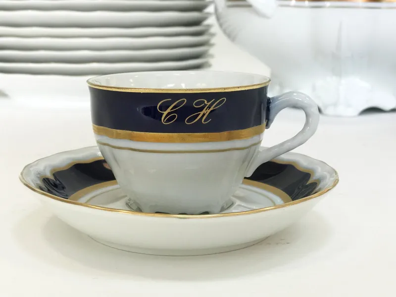 Pamono Cobalt & 24K Gold Porcelain Service from Bidasoa, 1980s, Set of 84> Dinner Plates & Bowls