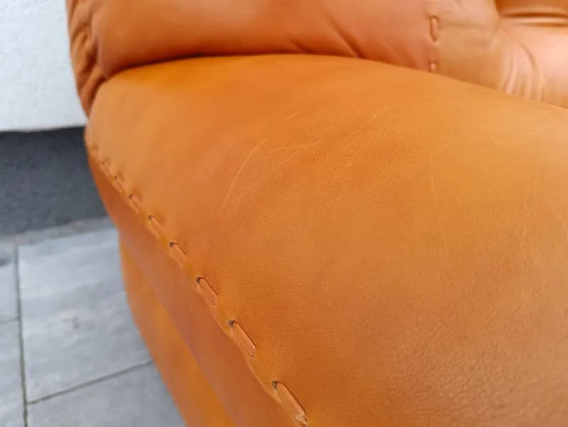 Pamono Cognac Leather Sofa and Armchairs by Sapporo for Mobil Girgi, Italy, 1970s, Set of 3> Living Room Sets