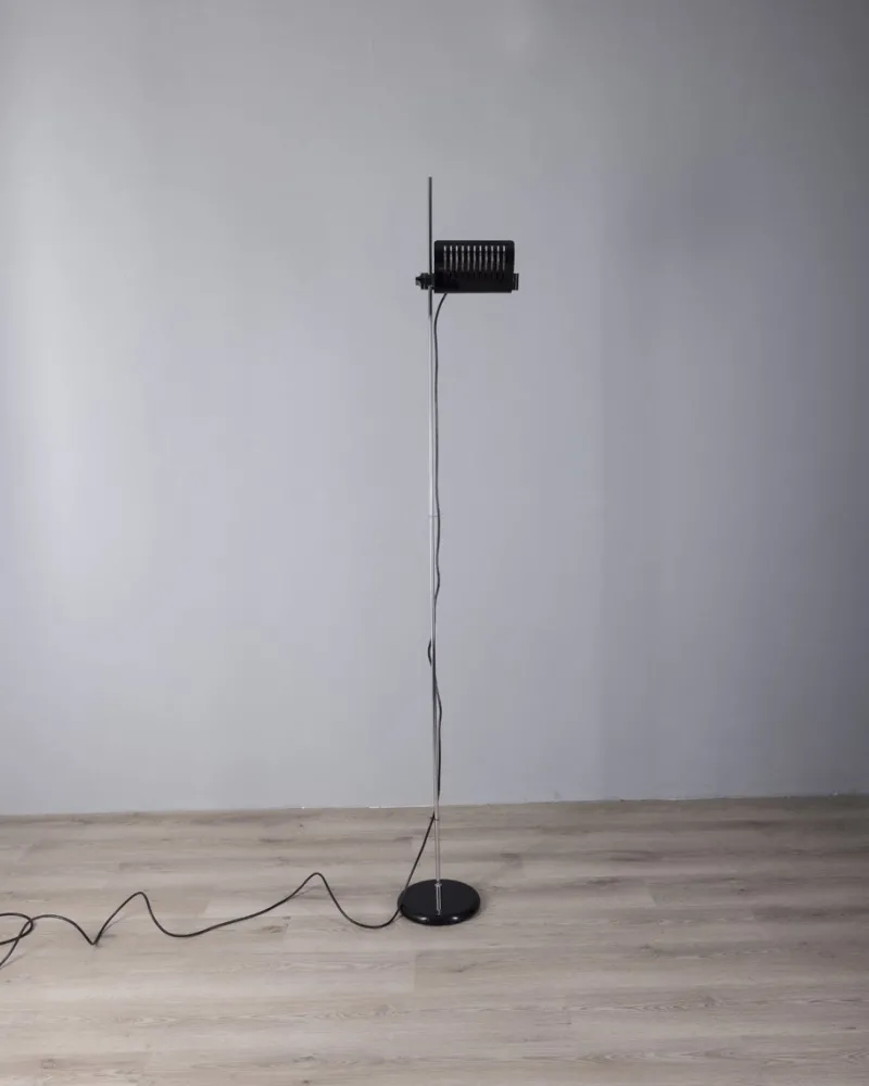 Outlet Pamono Colombo 626 Floor Lamp by Joe Colombo for Oluce, 1970s