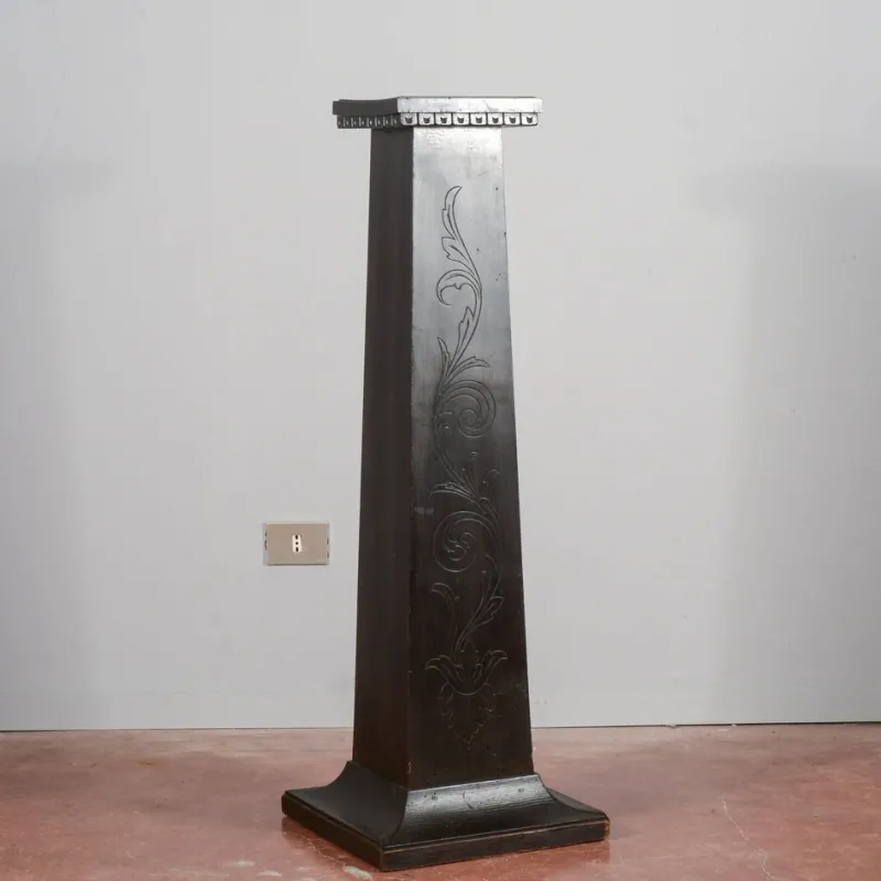 Pamono Column in Ebonized Wood Engraved on the Front, Italy, 1920> Pedestals And Columns