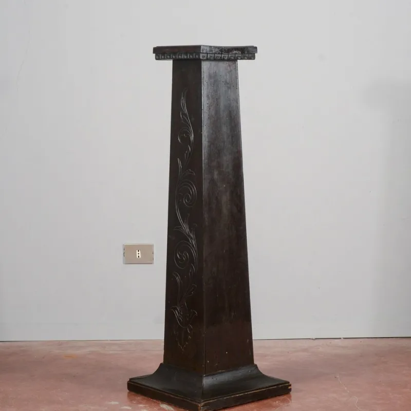 Pamono Column in Ebonized Wood Engraved on the Front, Italy, 1920> Pedestals And Columns