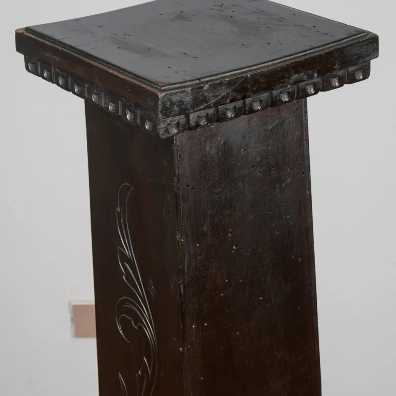 Pamono Column in Ebonized Wood Engraved on the Front, Italy, 1920> Pedestals And Columns