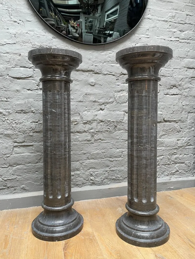Pamono Columns in Black Belgian Fossil Marble, Set of 2> Pedestals And Columns