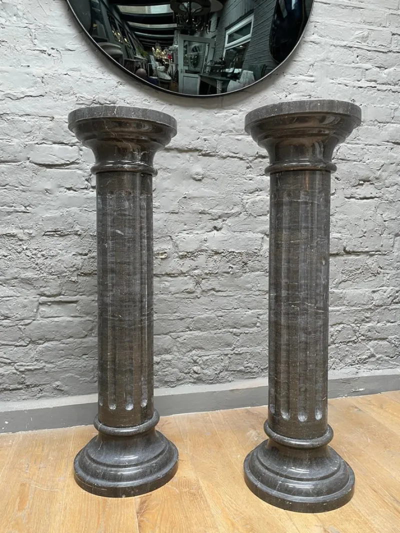 Pamono Columns in Black Belgian Fossil Marble, Set of 2> Pedestals And Columns