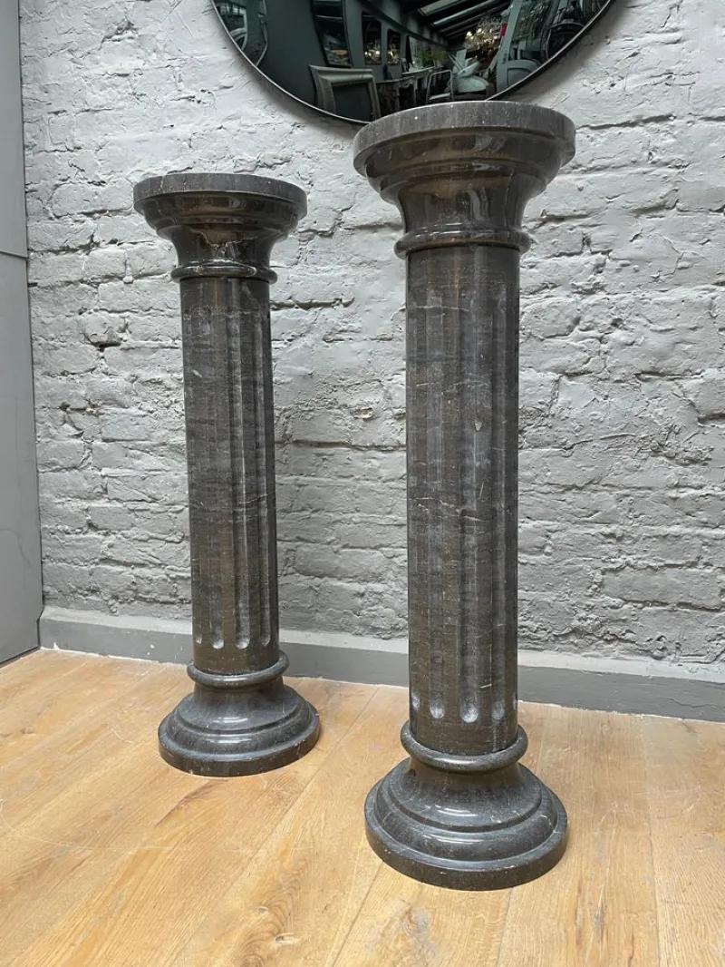 Pamono Columns in Black Belgian Fossil Marble, Set of 2> Pedestals And Columns