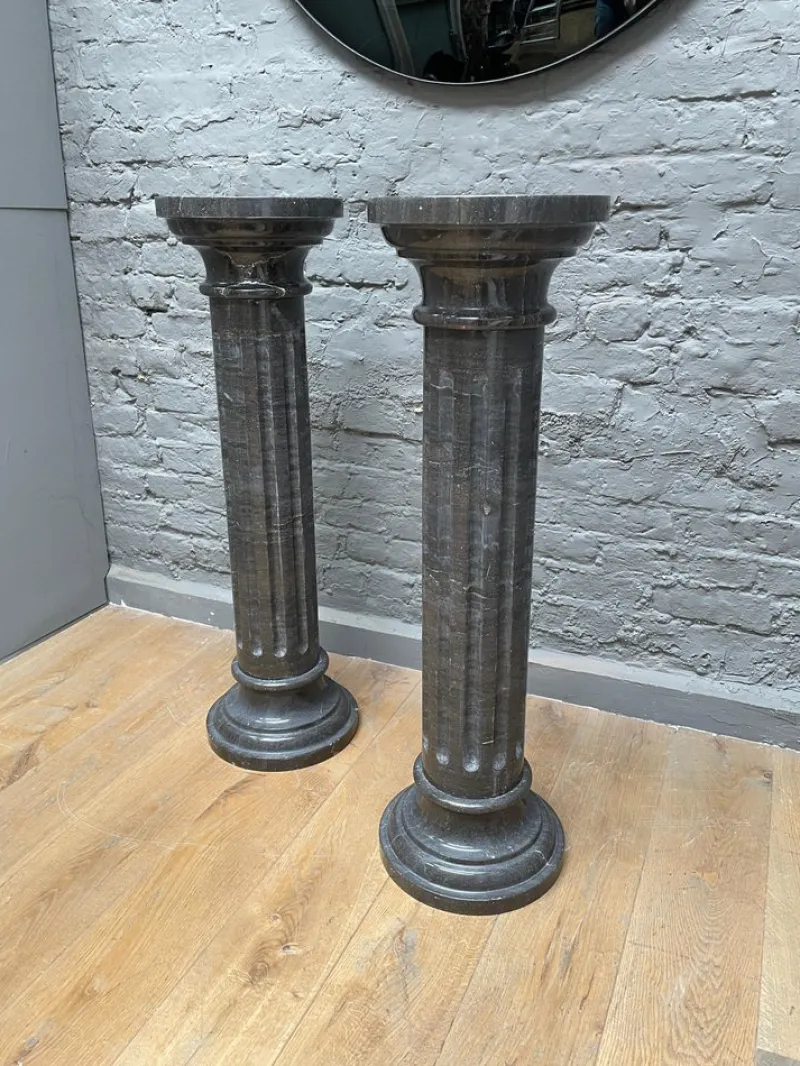 Pamono Columns in Black Belgian Fossil Marble, Set of 2> Pedestals And Columns