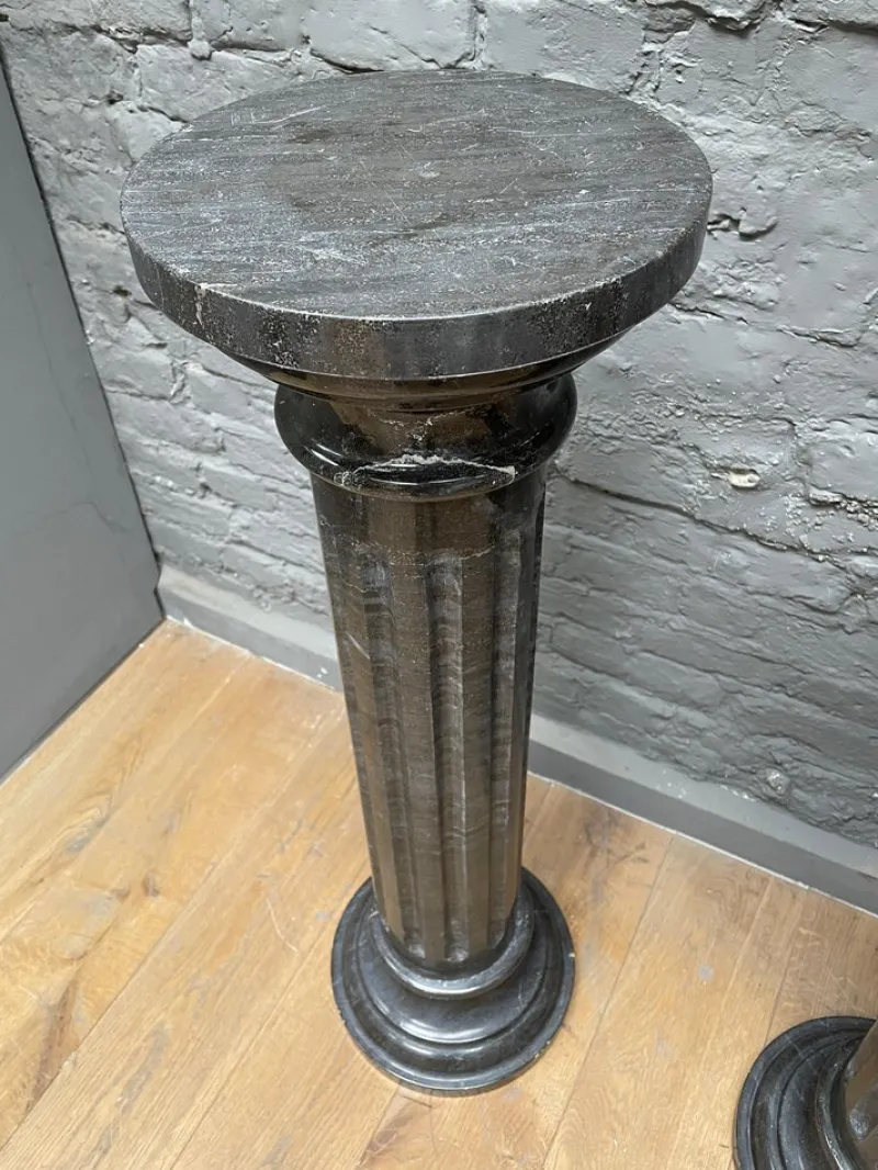 Pamono Columns in Black Belgian Fossil Marble, Set of 2> Pedestals And Columns