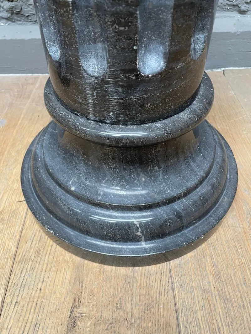 Pamono Columns in Black Belgian Fossil Marble, Set of 2> Pedestals And Columns