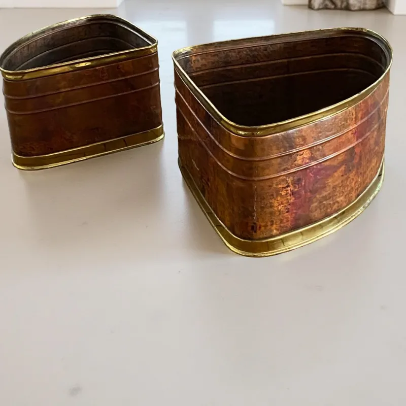 Pamono Copper and Brass Quarter Moon Planters by Company Celato Rito, 1970s, Set of 2> Planters And Jardiniere