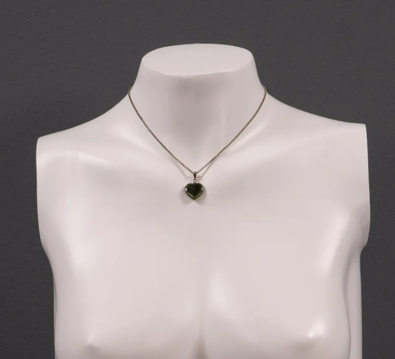 Hot Pamono Costume Necklace with a Green Nephrite Jade Heart, 1960s