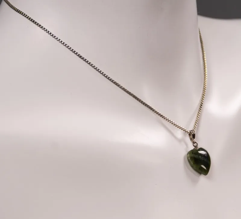 Hot Pamono Costume Necklace with a Green Nephrite Jade Heart, 1960s