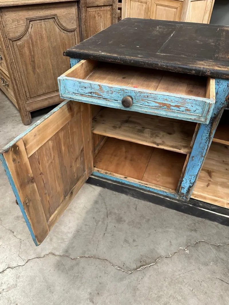 Outlet Pamono Counter, Early 20th Century
