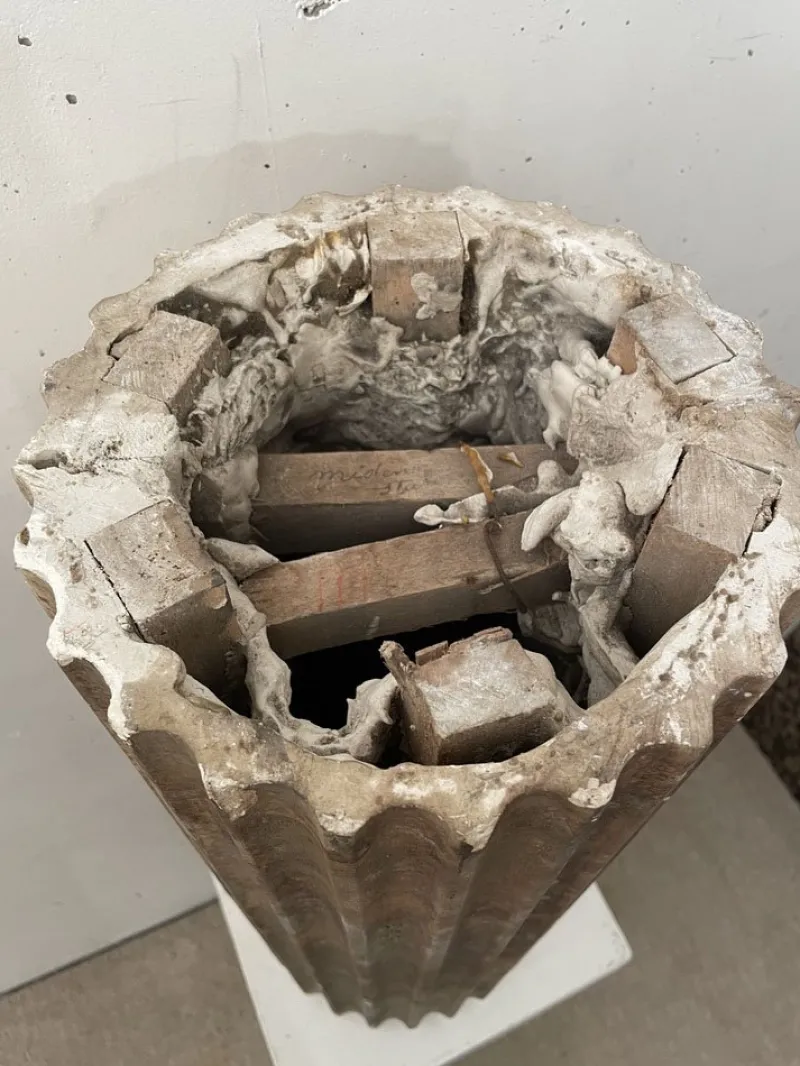 Outlet Pamono Cream Plaster Column, 1890s
