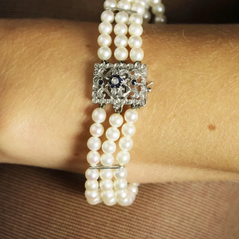 Pamono Cultured Pearl 18 Karat White Gold Sapphire Diamond Clasp 3 Rows Bracelet, 1970s> Necklaces