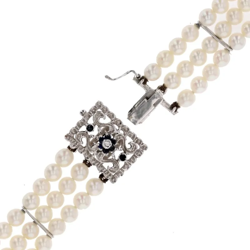 Pamono Cultured Pearl 18 Karat White Gold Sapphire Diamond Clasp 3 Rows Bracelet, 1970s> Necklaces