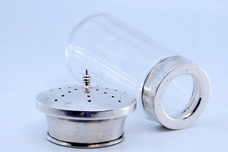 Pamono Cut Glass Salt Shaker with Silver Mushroom-Shaped Lid> Salt & Pepper Shakers