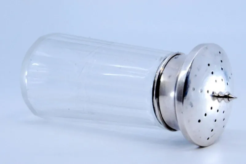 Pamono Cut Glass Salt Shaker with Silver Mushroom-Shaped Lid> Salt & Pepper Shakers