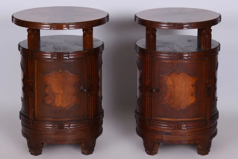 Pamono Czech Cubist Bedside Tables in Oak and Walnut, Polished, 1910s, Set of 2> Nightstands