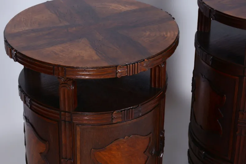 Pamono Czech Cubist Bedside Tables in Oak and Walnut, Polished, 1910s, Set of 2> Nightstands