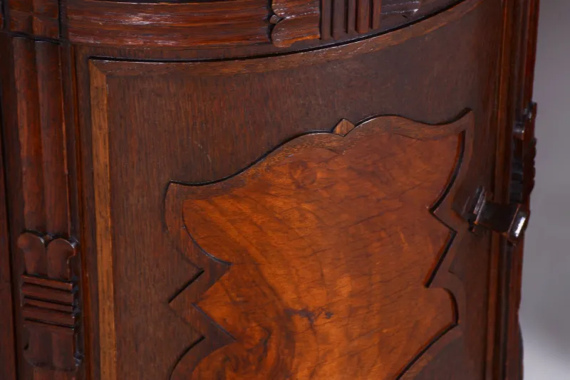 Pamono Czech Cubist Bedside Tables in Oak and Walnut, Polished, 1910s, Set of 2> Nightstands