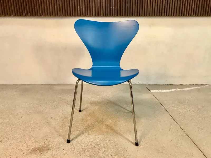 Pamono Danish Blue Series 7 3107 Stackable Dining or Desk Chair by Arne Jacobsen for Fritz Hansen, 1955> Office Chairs