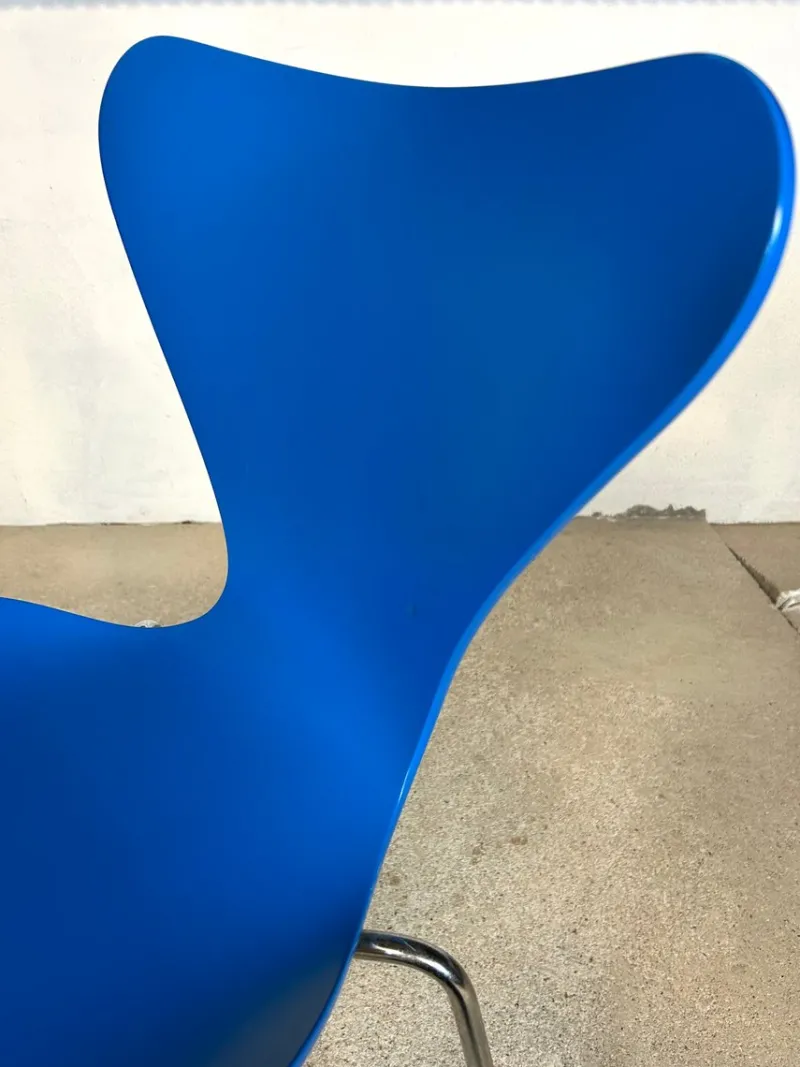 Pamono Danish Blue Series 7 3107 Stackable Dining or Desk Chair by Arne Jacobsen for Fritz Hansen, 1955> Office Chairs