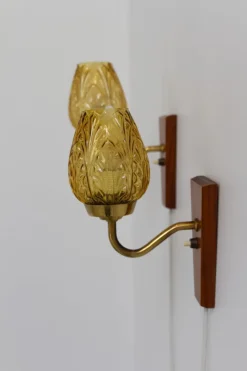 Pamono Danish Brass and Amber Glass Wall Sconces from Laoni, 1960s, Set of 2> Wall Lights & Sconces
