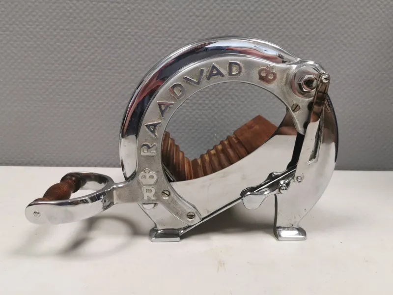 Pamono Danish Bread Cutter in Chrome and Mahogany from Raadvad, 1960s> Cutlery & Serving Utensils
