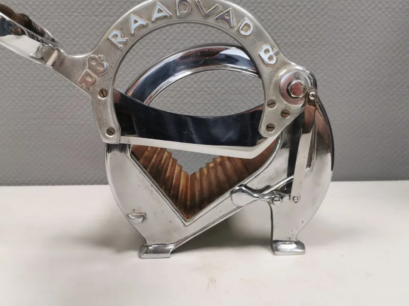 Pamono Danish Bread Cutter in Chrome and Mahogany from Raadvad, 1960s> Cutlery & Serving Utensils