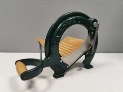 Pamono Danish Dark Green Bread Cutter from Royal Raadvad> Cutlery & Serving Utensils