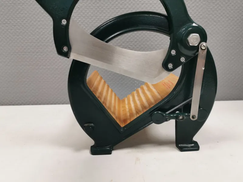 Pamono Danish Dark Green Bread Cutter from Royal Raadvad> Cutlery & Serving Utensils
