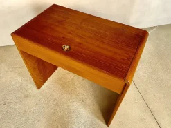 Sale Pamono Danish Dressing Table in Teak with Brass Details and Fold-Out Mirror by Arne Wahl Iversen for Vinde Møbelfabrik, 1960s