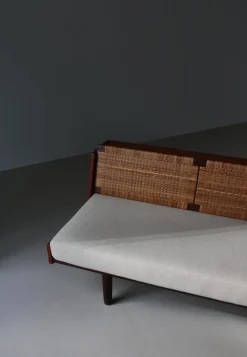 Pamono Danish Modern GE7 Daybed in Teak and Rattan attributed to Hans J. Wegner for Getama, 1950s><noscript><img width=